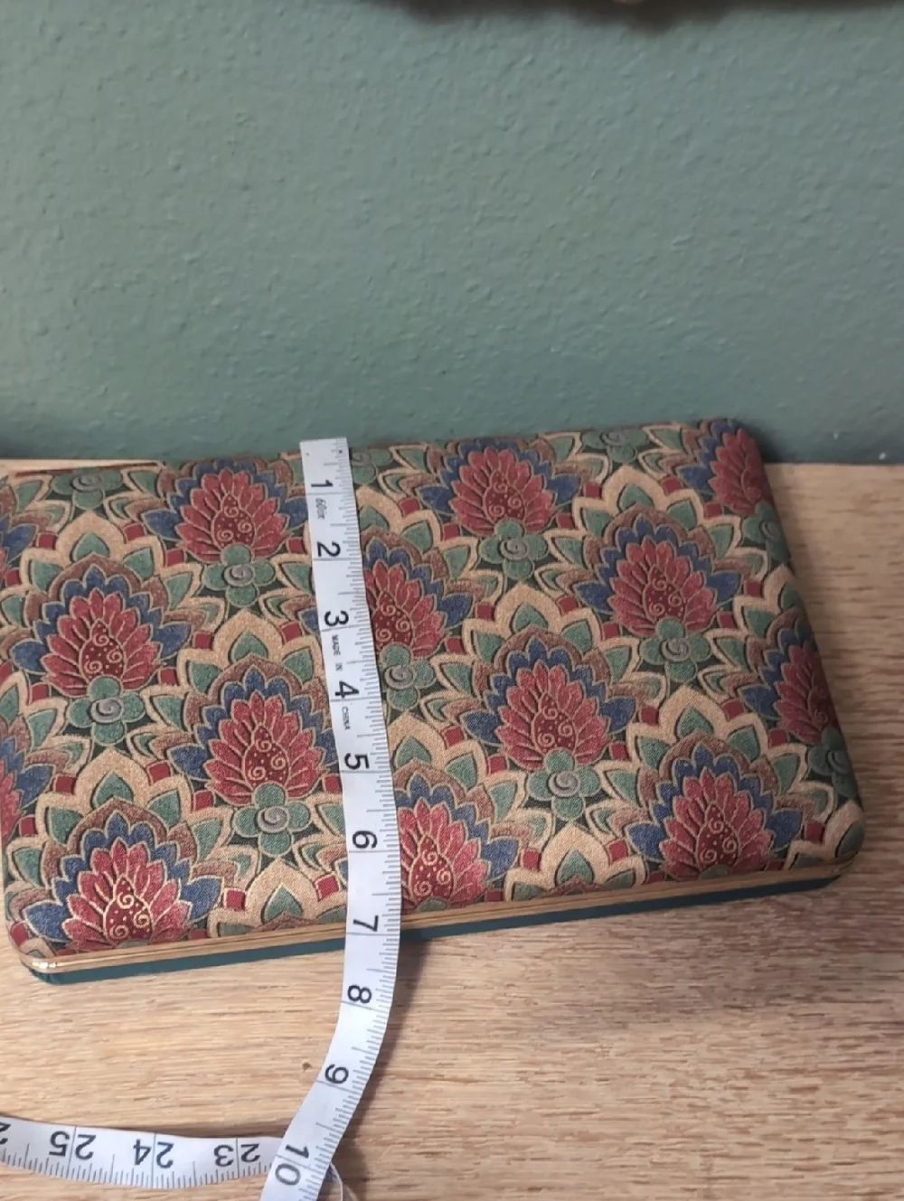 Vintage Style Compact Jewelry/Ring Organizer/Decor